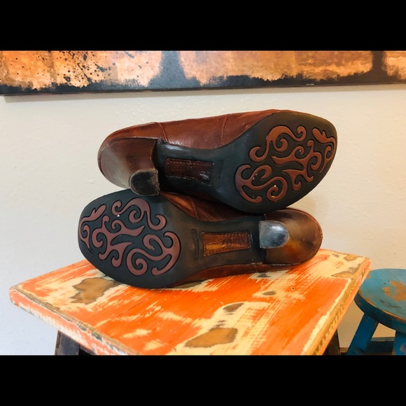 BORN Brown Leather Heels sz 7 - Picture 8 of 8